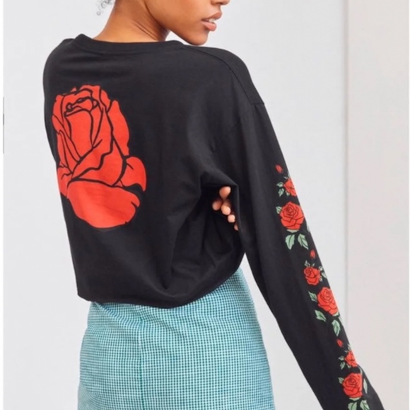 Urban Outfitters Tops - Urban Outfitters rose detailed top